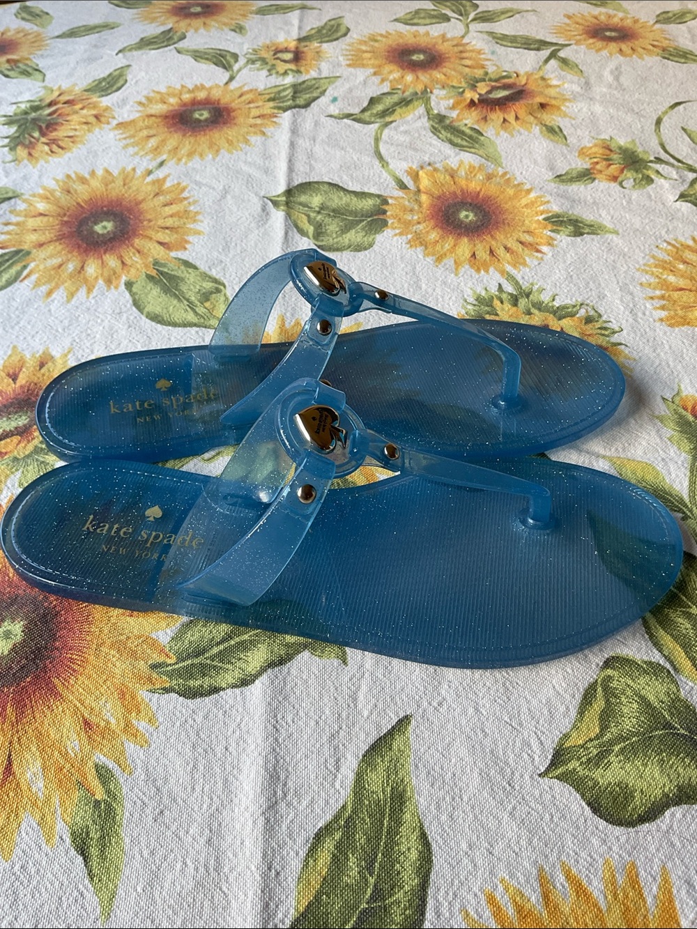 ♠️🩵♠️ KATE SPADE Kendall GLITTER Jelly T-Strap Sandal ♠️🩵♠️ NWT ♠️🩵♠️ - Picture 7 of 16